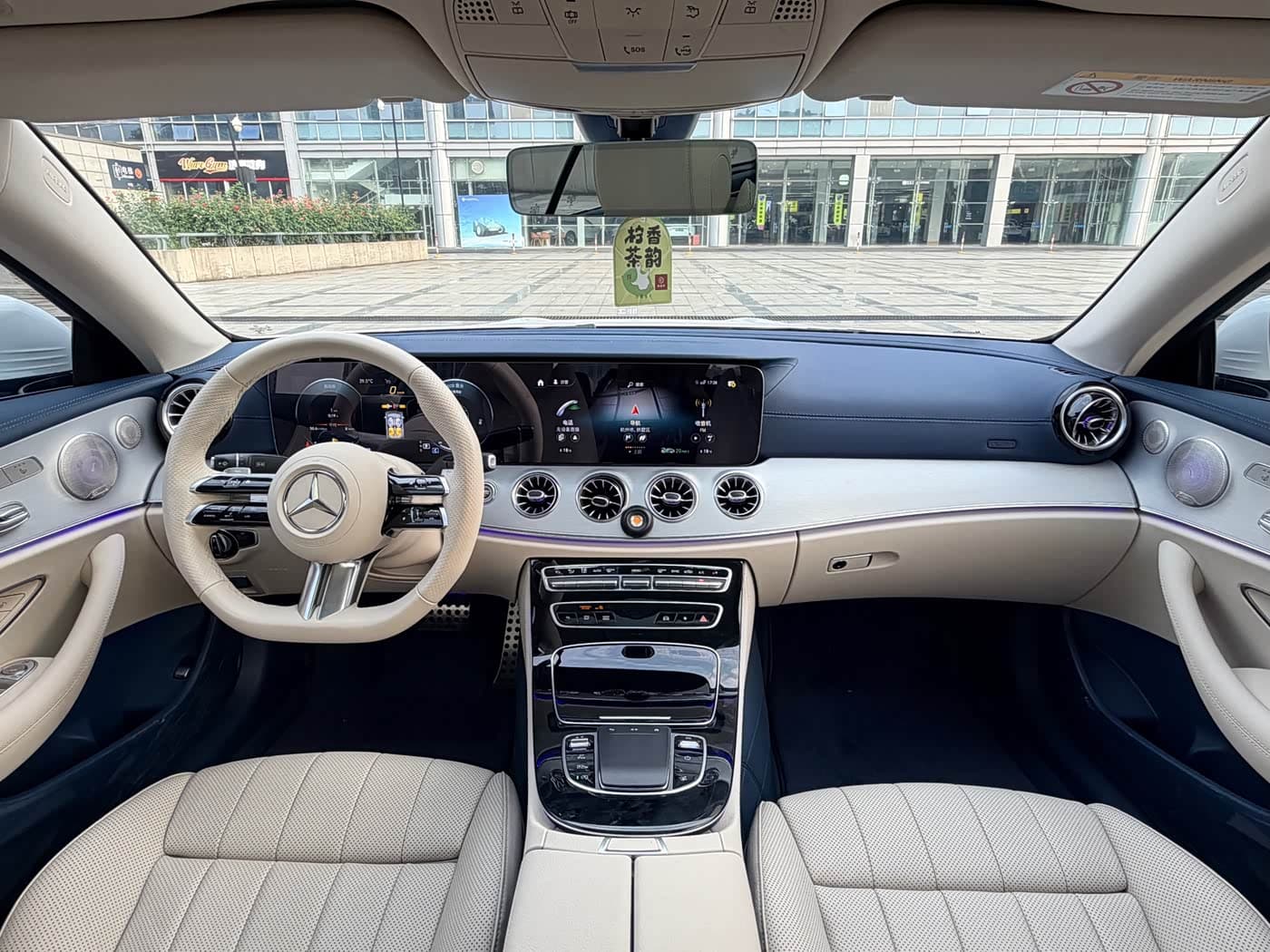 Mercedes-Benz E-Class 2023 — Фото 16/17
