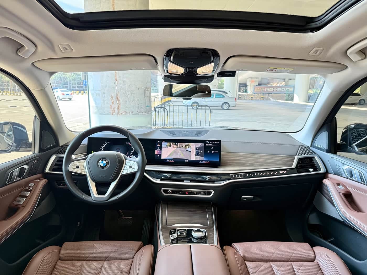 BMW X7 2023 — Фото 12/20