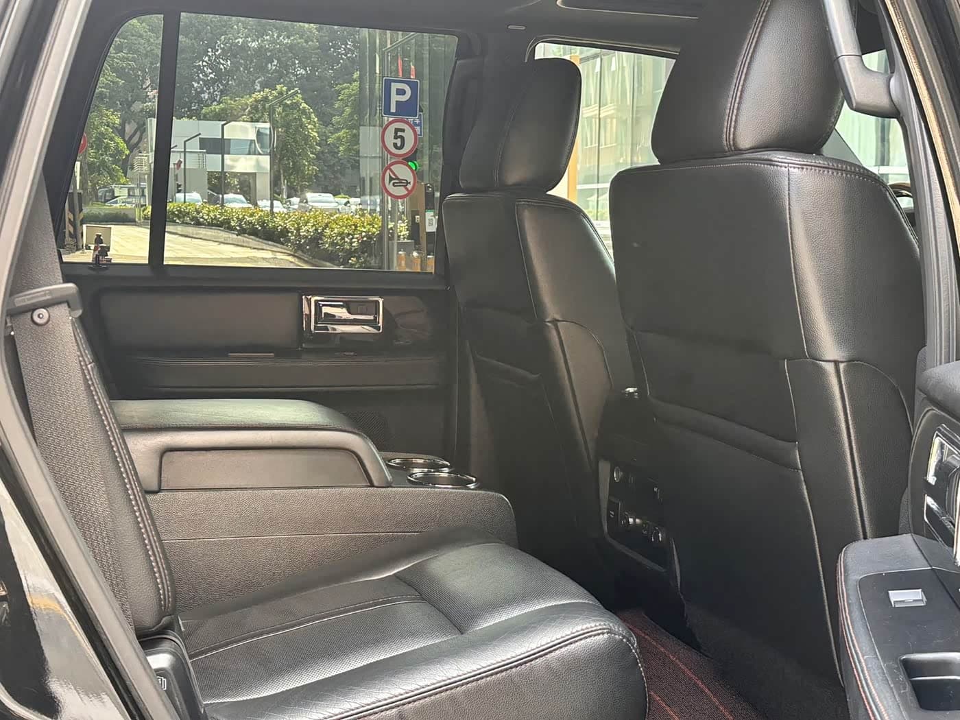 Lincoln Navigator 2018 — Фото 14/17