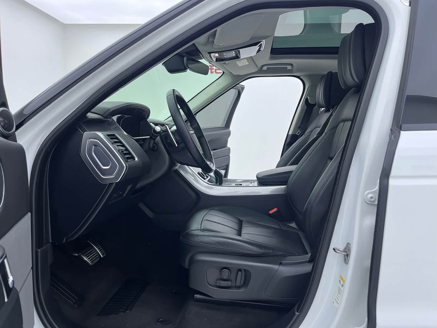 Land Rover Range Rover Sport 2018 — Фото 15/20