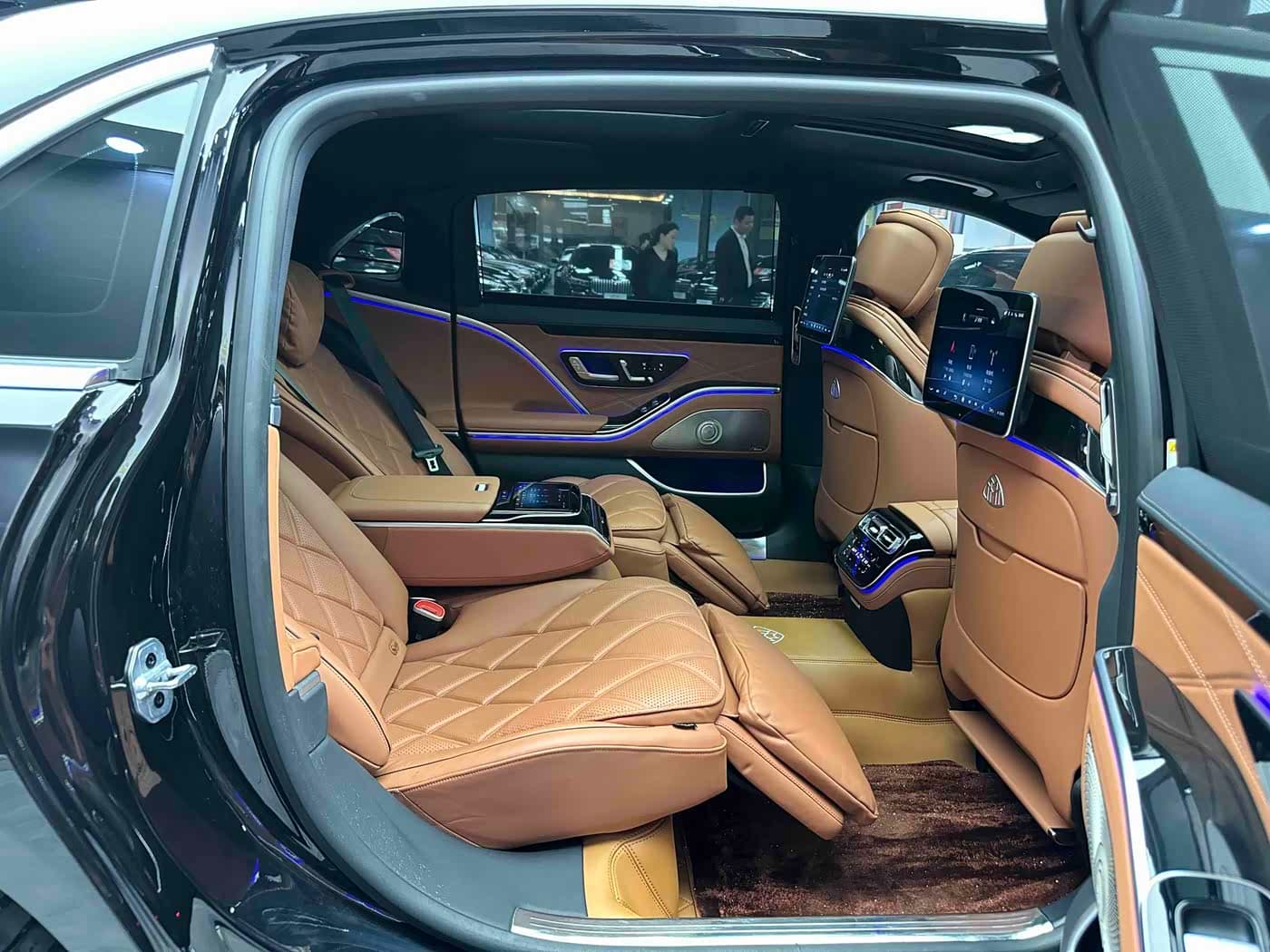 Mercedes-Benz Maybach S-Class 2023 — Фото 5/11