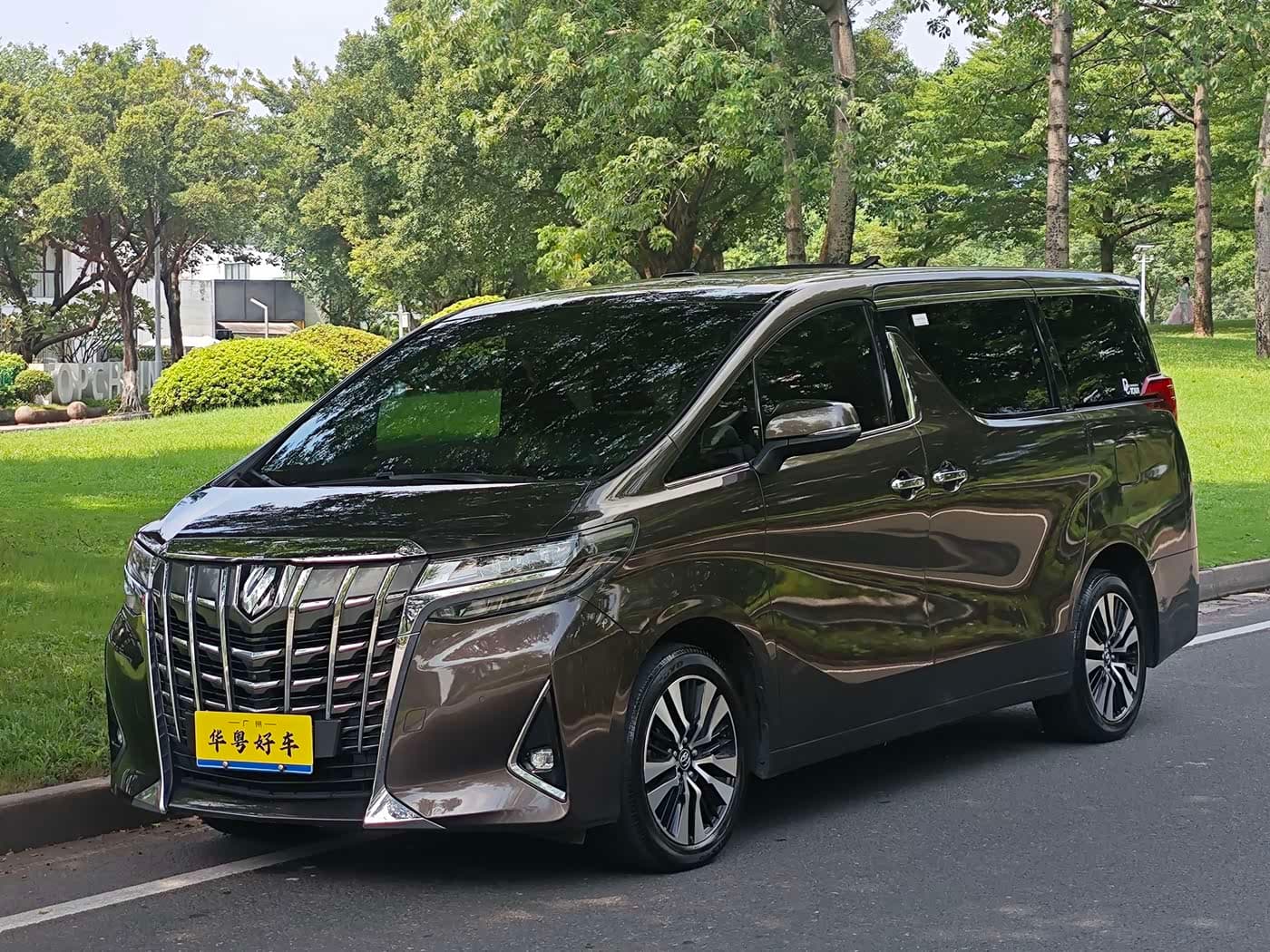 Toyota Alphard 2019 — Фото 1/20