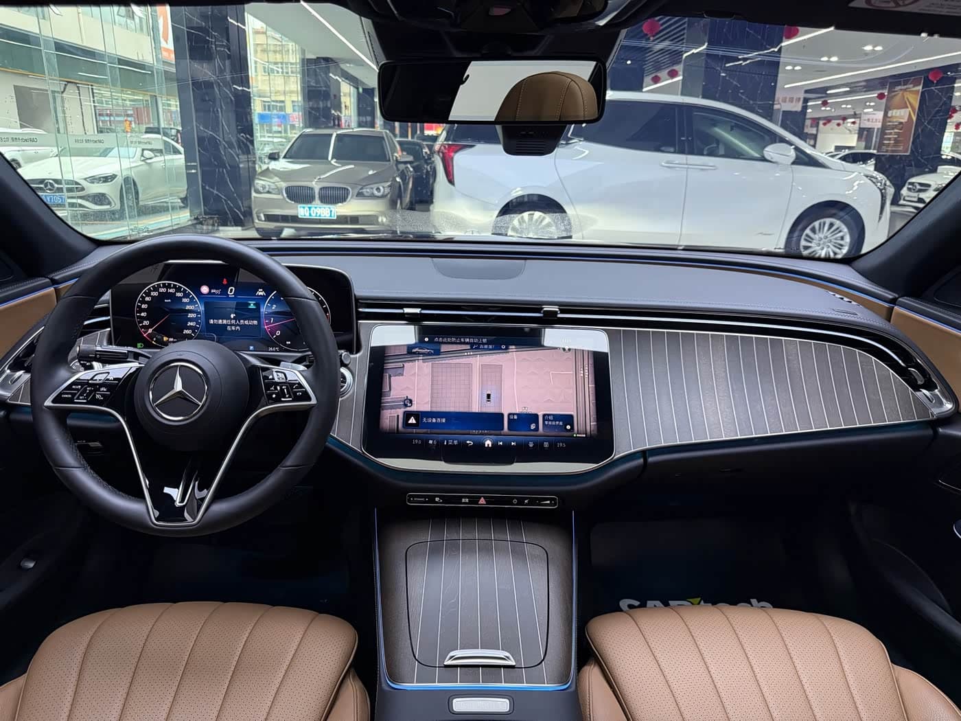 Mercedes-Benz E-Class 2024 — Фото 8/20