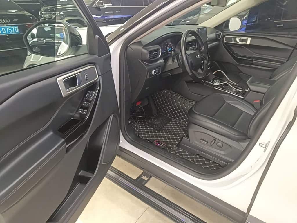 Ford Explorer 2022 — Фото 16/20