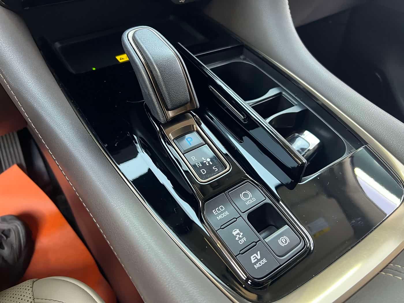 Toyota Vellfire 2024 — Фото 20/20