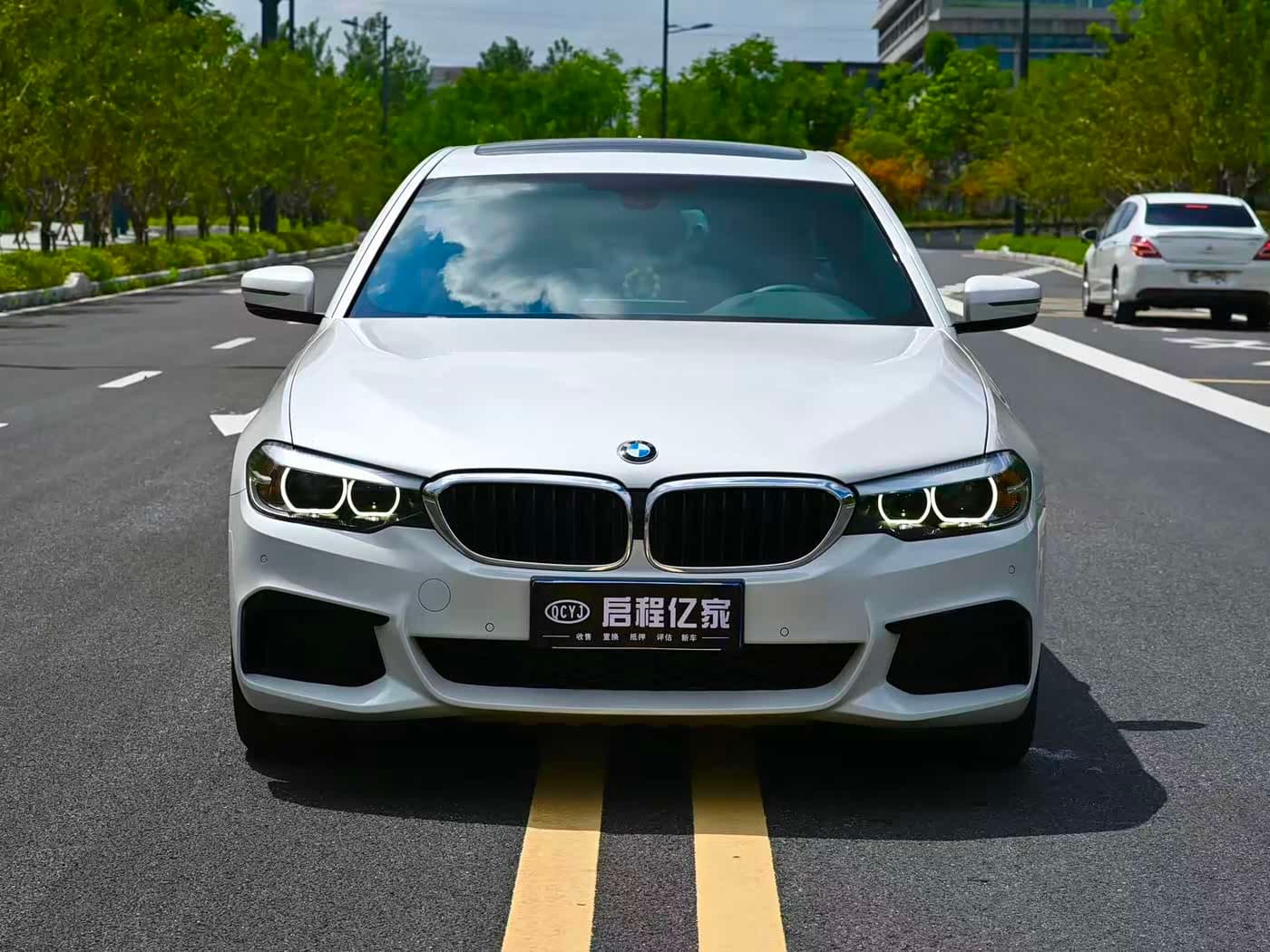 BMW 5 Series 2019 — Фото 2/16