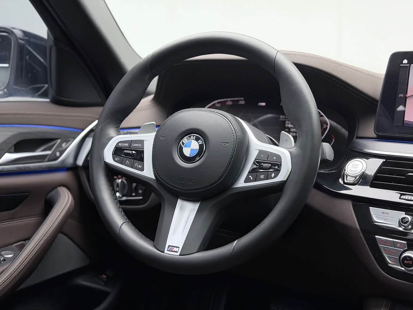 BMW 5 Series 2021 — Фото 10/19