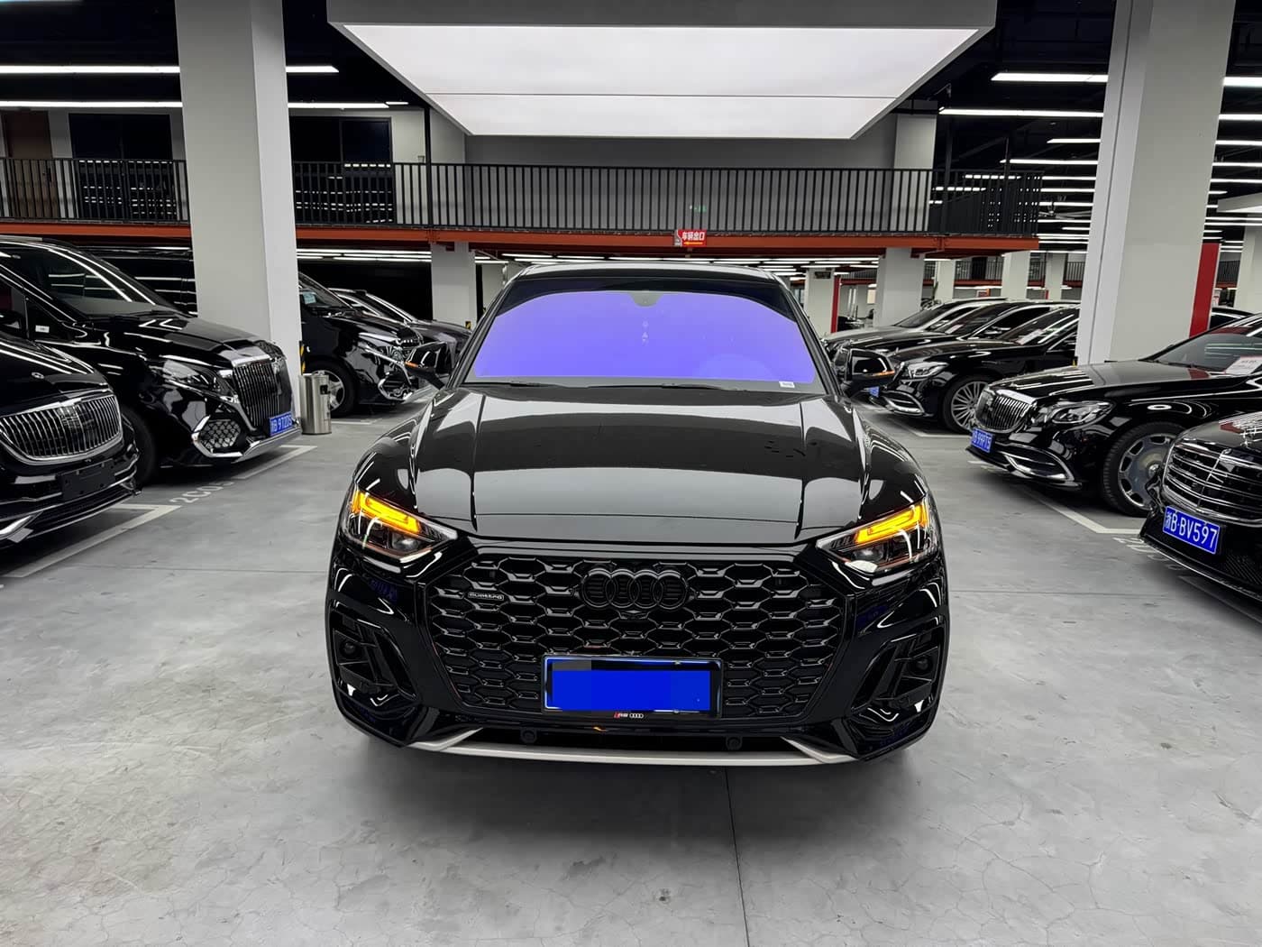 Audi Q5L Sportback 2025 — Фото 2/15