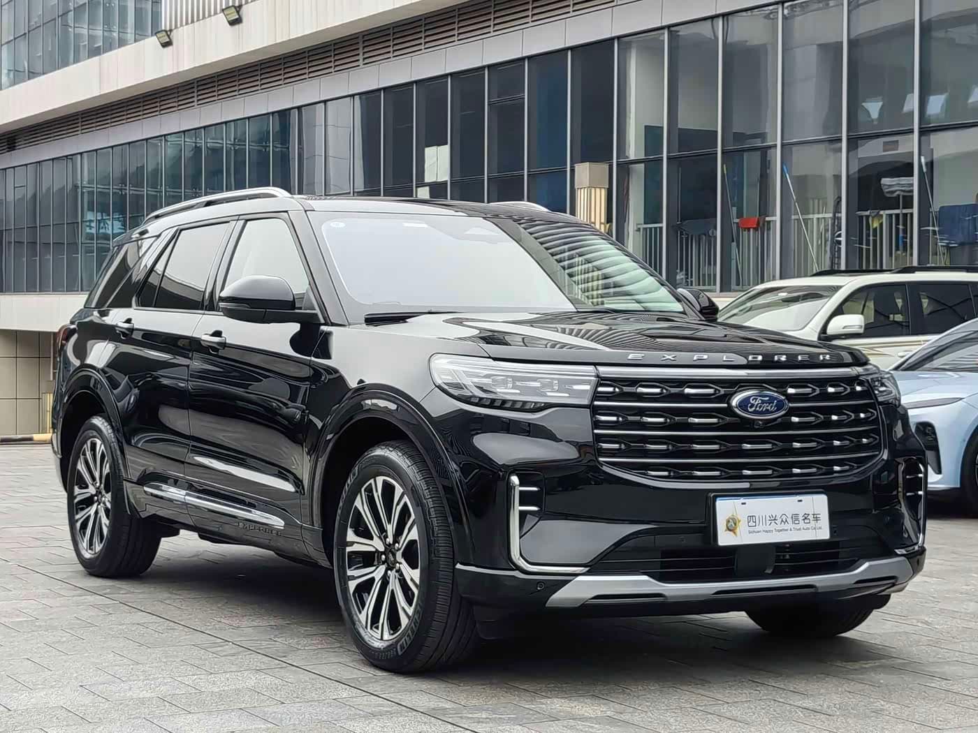 Ford Explorer 2025 — Фото 4/20