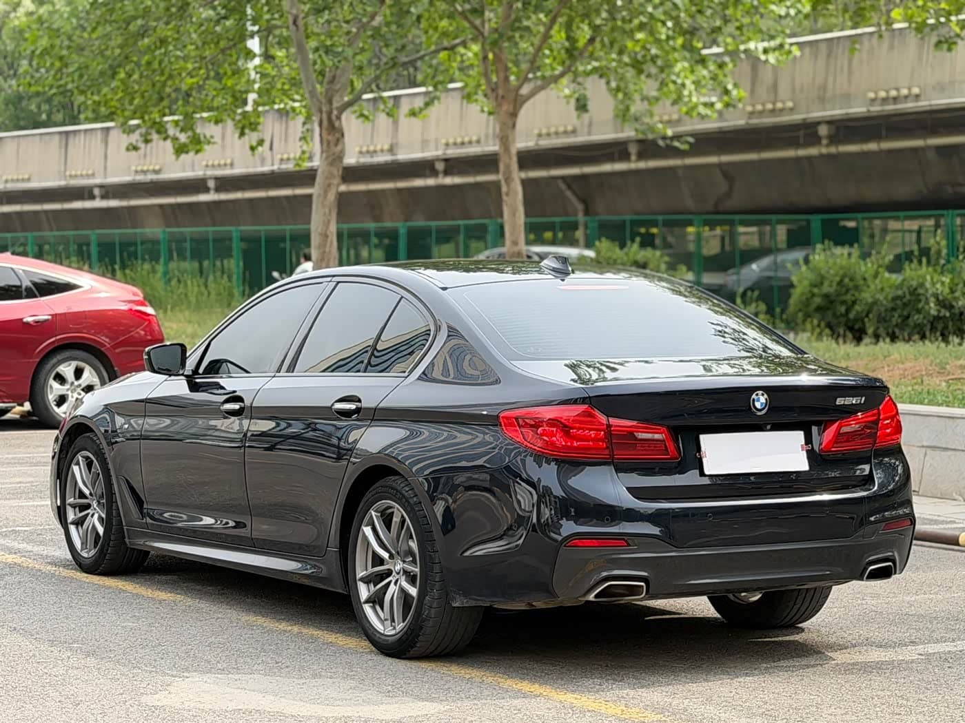 BMW 5 Series 2018 — Фото 13/13