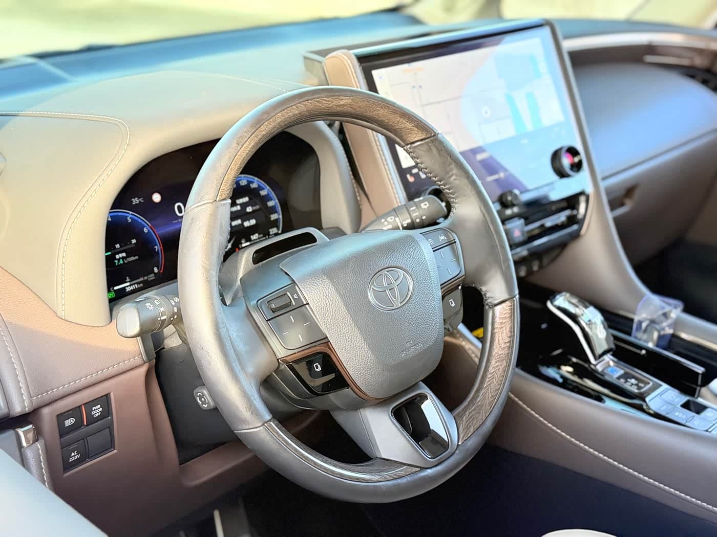 Toyota Alphard 2024 — Фото 14/20