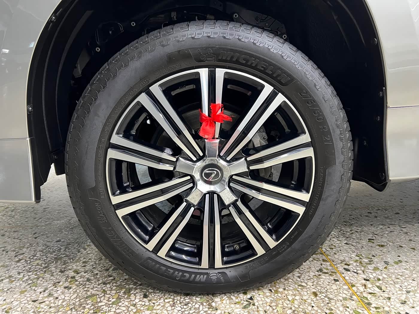 Lexus LX 2019 — Фото 12/20