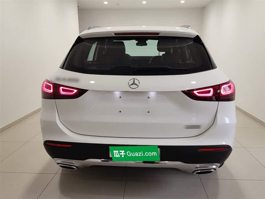 Mercedes-Benz GLA 2023 — Фото 4/20