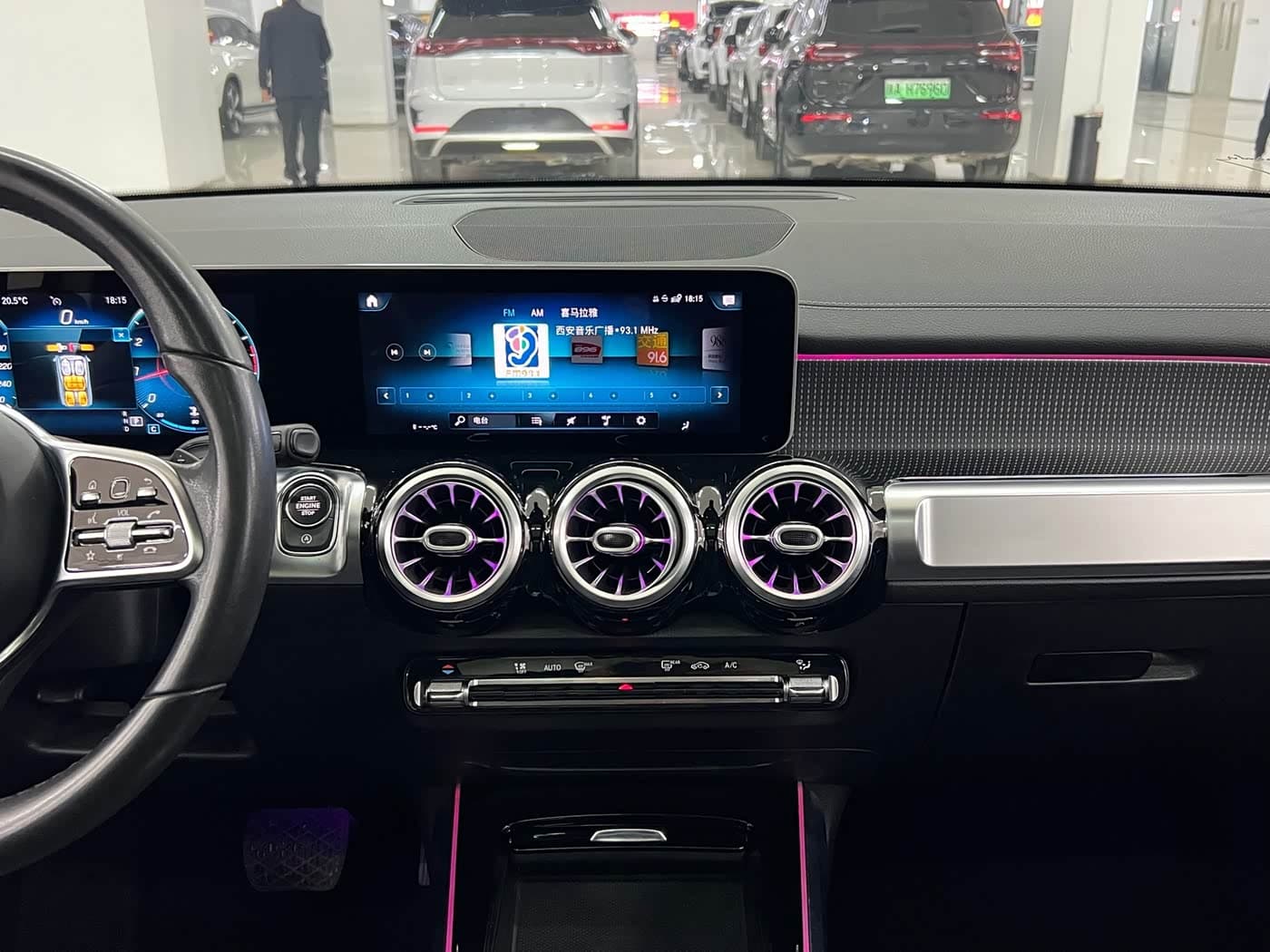 Mercedes-Benz GLB 2020 — Фото 11/18
