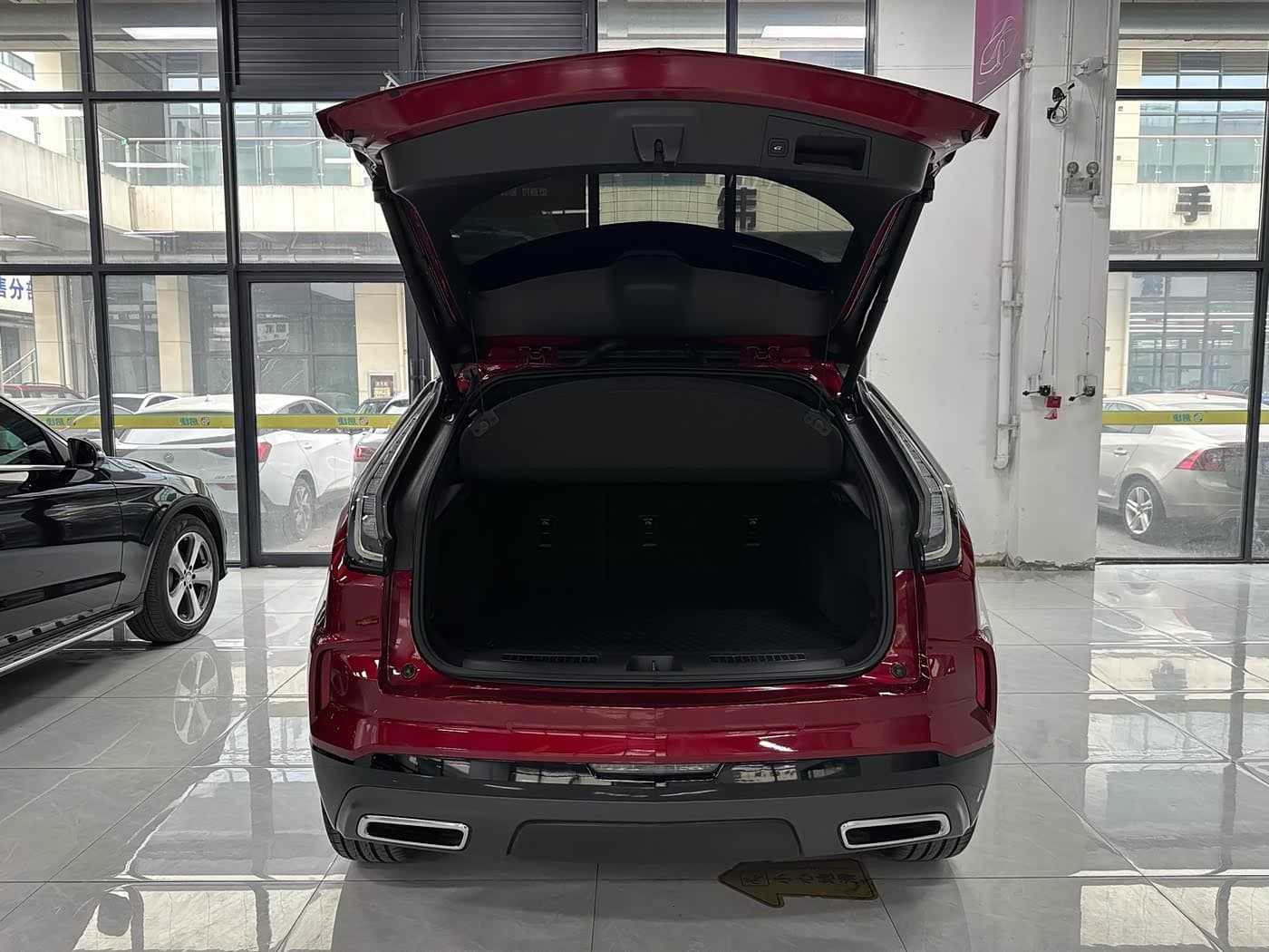Cadillac XT4 2023 — Фото 11/20