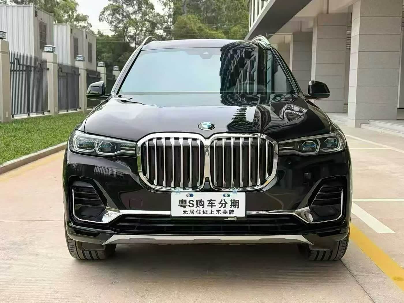 BMW X7 2022 — Фото 2/9