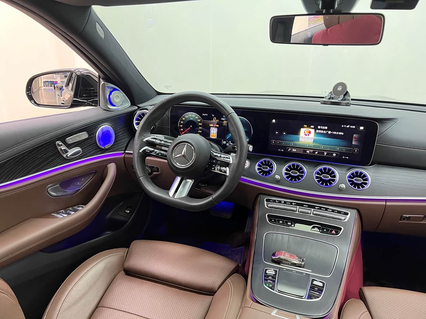 Mercedes-Benz E-Class 2023 — Фото 4/20