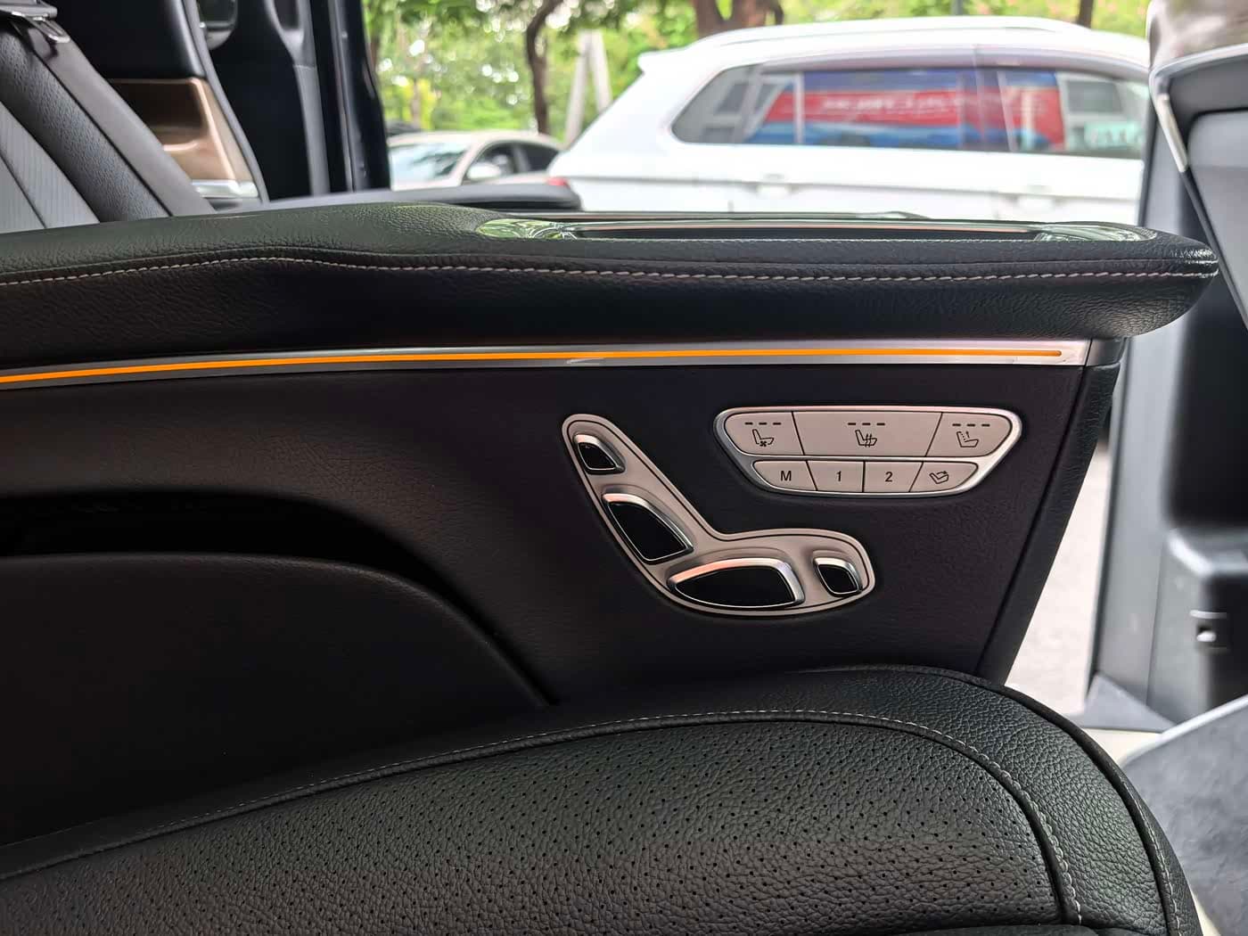 Mercedes-Benz V-Class 2022 — Фото 18/20