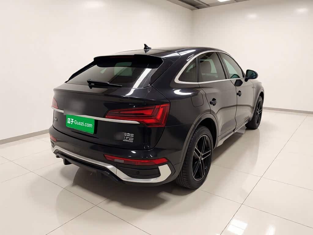 Audi Q5L Sportback 2022 — Фото 6/20