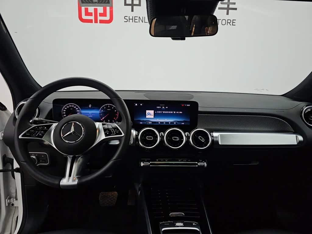 Mercedes-Benz GLB 2024 — Фото 17/17