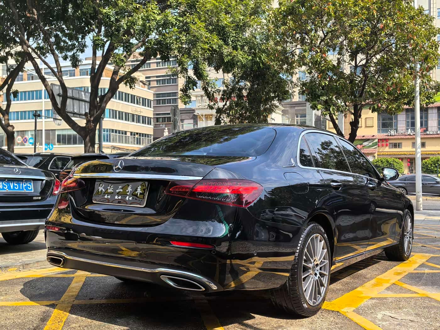 Mercedes-Benz E-Class 2022 — Фото 2/15