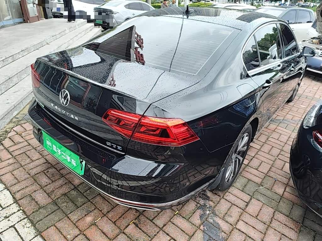 Volkswagen Magotan GTE Plug-in Hybrid 2023 — Фото 7/20