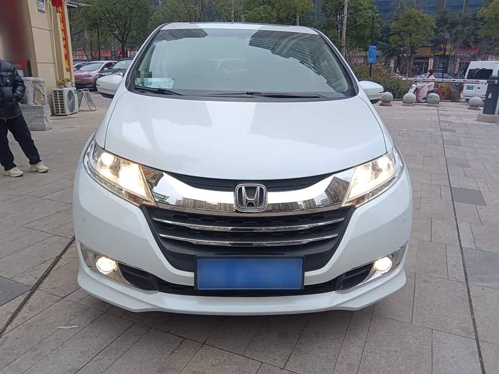 Honda Odyssey 2018 — Фото 19/20