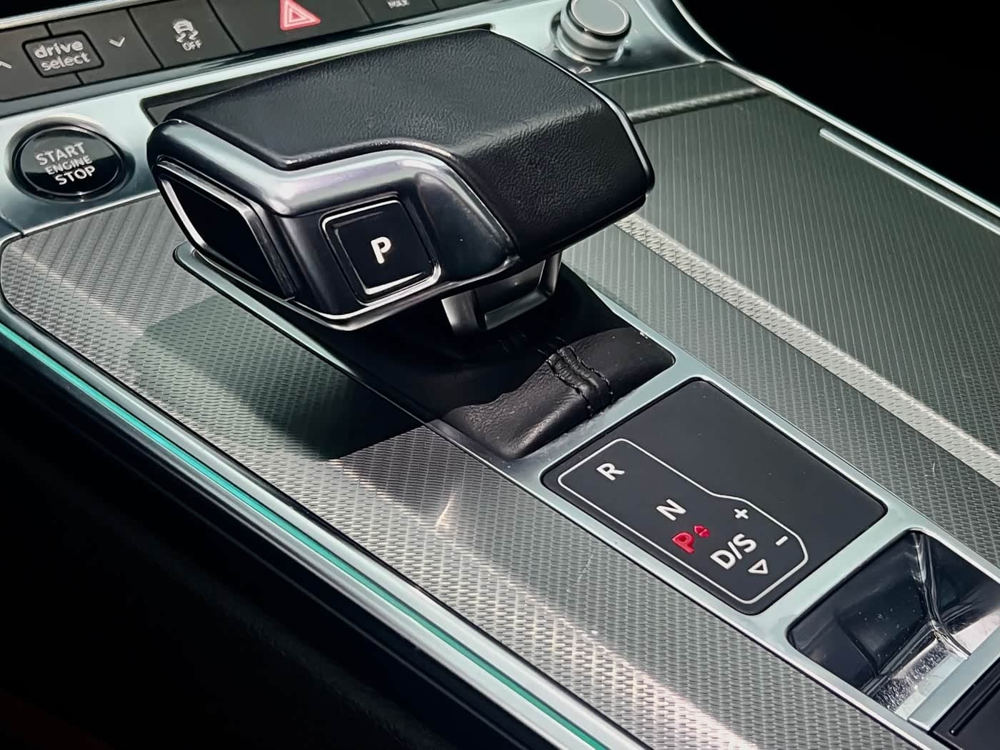 Audi A6L 2021 — Фото 15/18