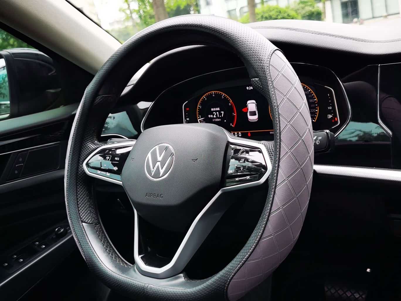 Volkswagen Passat 2023 — Фото 12/14