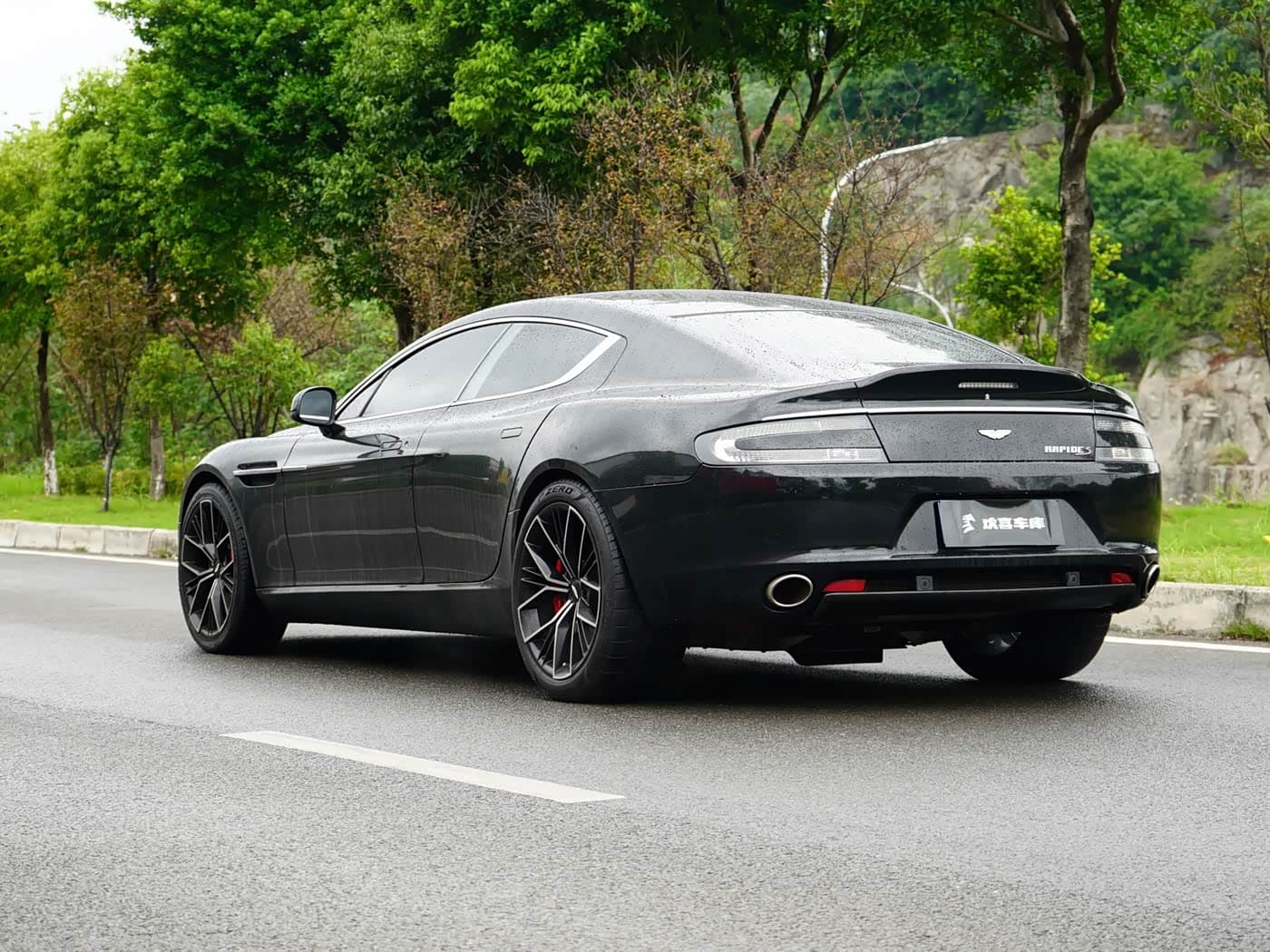 Aston Martin Rapide 2014 — Фото 4/19