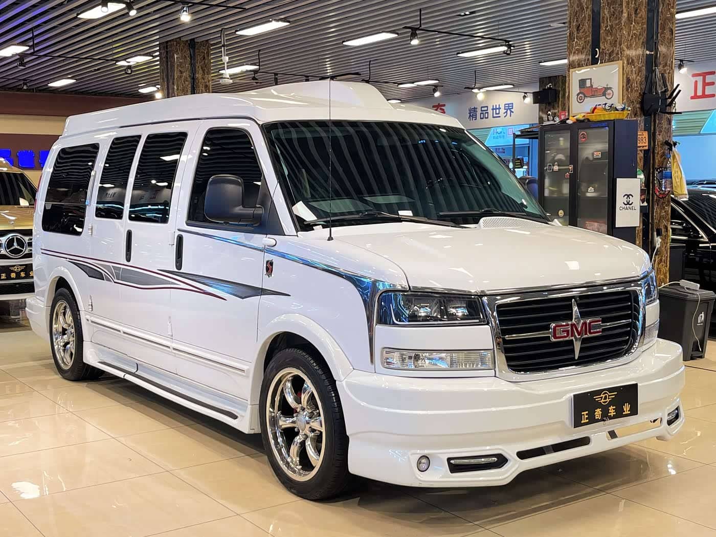 GMC Savana, 2013