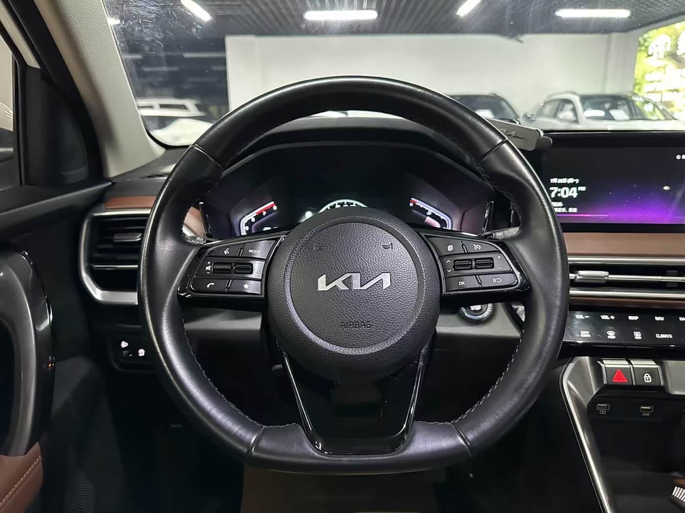 Kia Sportage 2023 — Фото 10/16