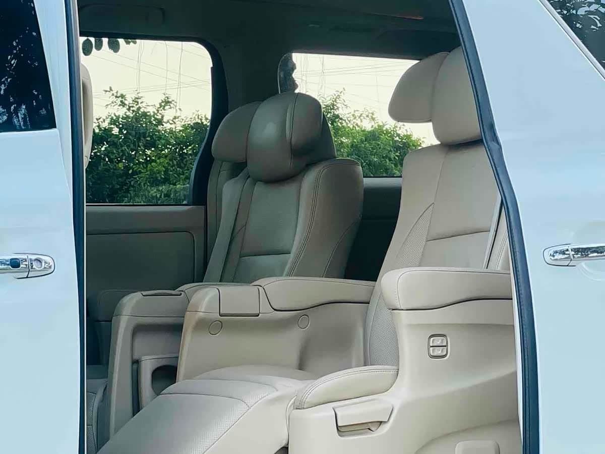 Toyota Alphard 2012 — Фото 9/12