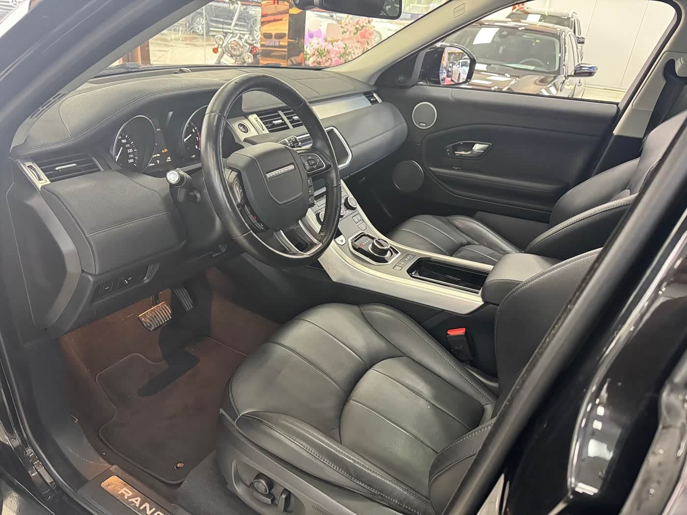 Land Rover Range Rover Evoque 2018 — Фото 5/15