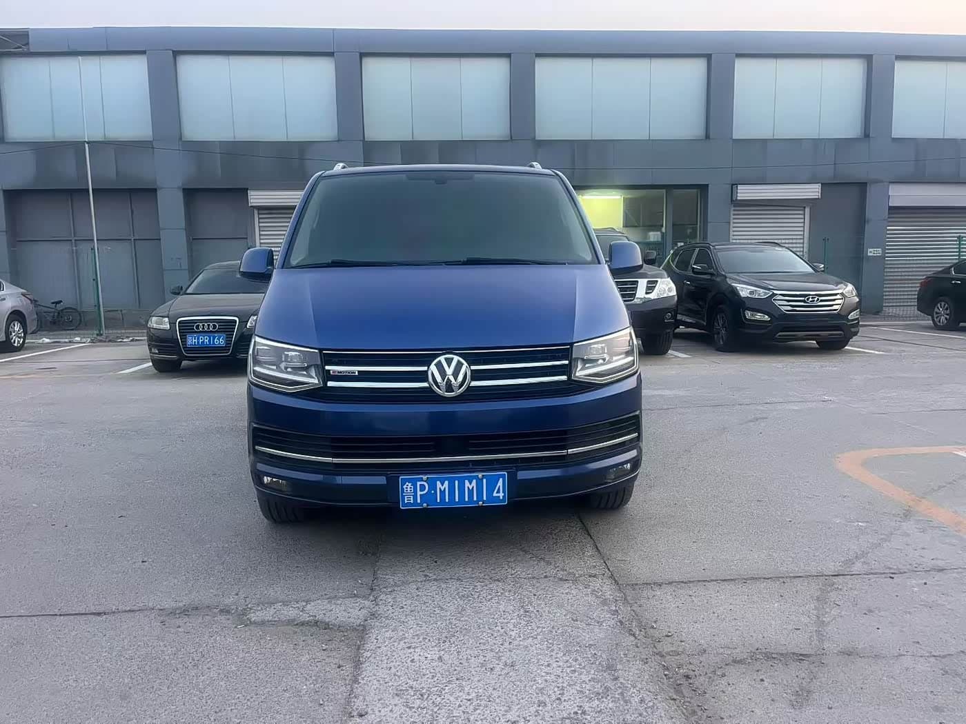 Volkswagen Multivan 2016 — Фото 2/9