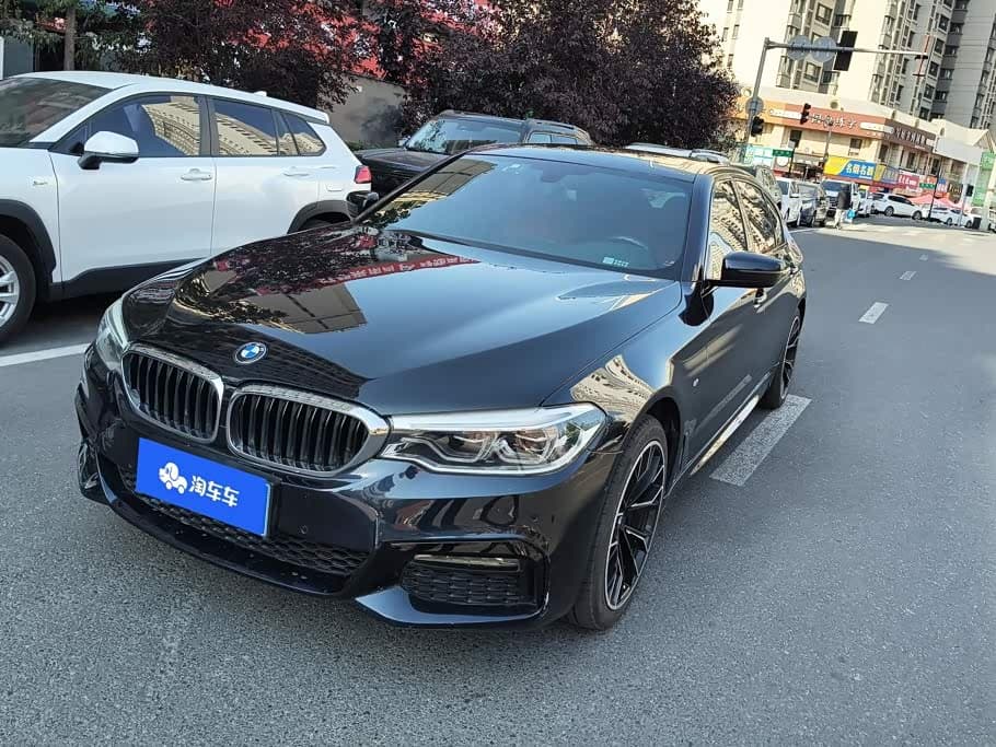 BMW 5 Series 2018 — Фото 1/16