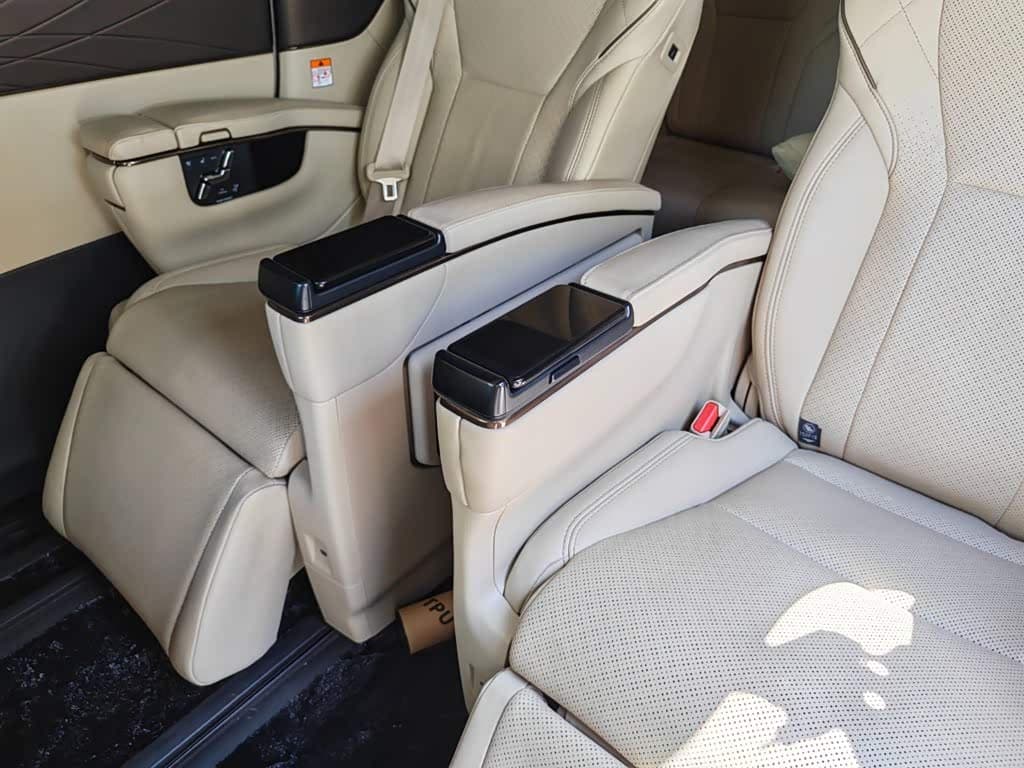 Toyota Vellfire 2023 — Фото 8/17