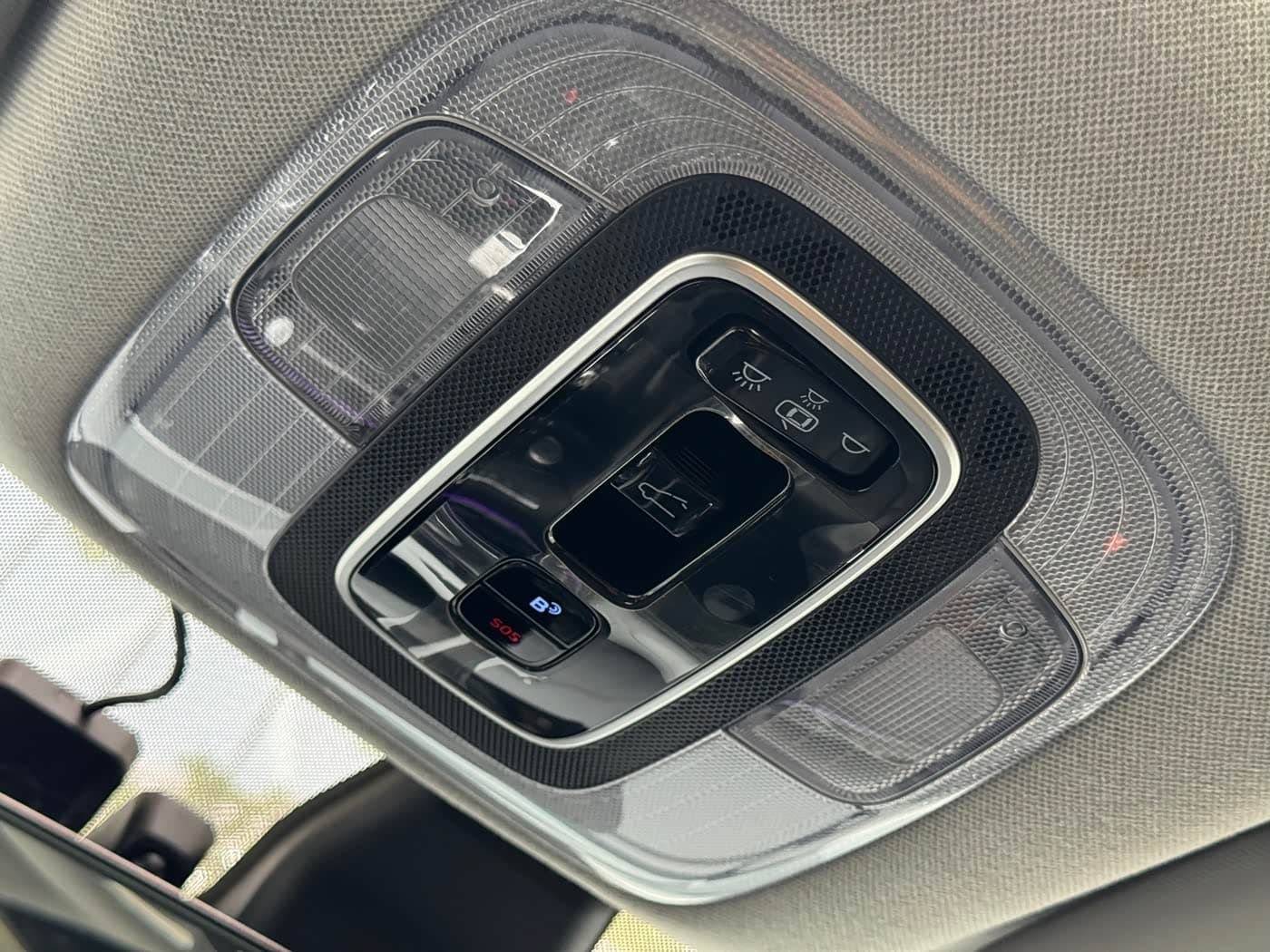 Hyundai Elantra 2024 — Фото 16/17