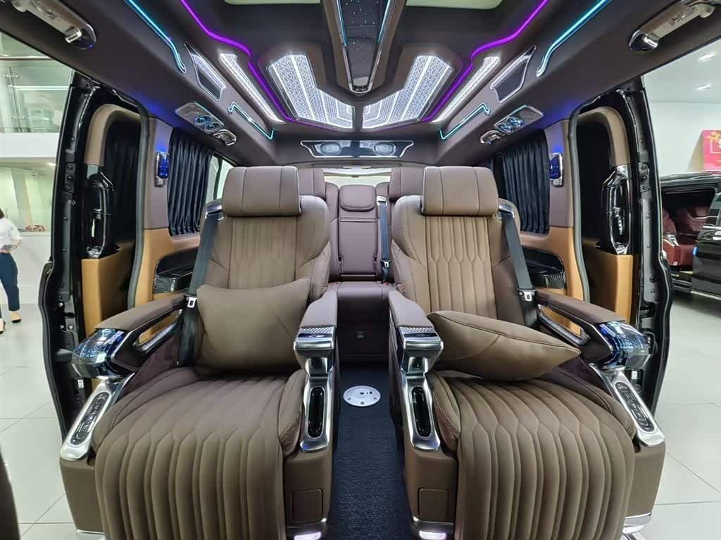 Mercedes-Benz Vito 2026 — Фото 14/17