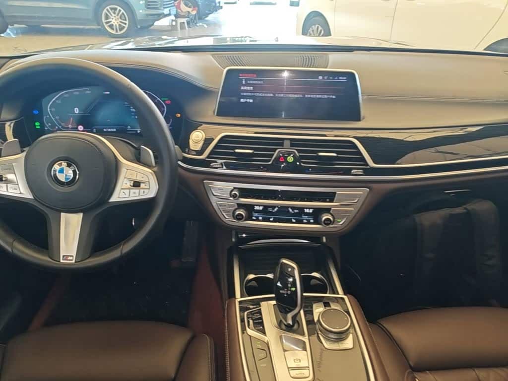 BMW 7 Series 2021 — Фото 13/20