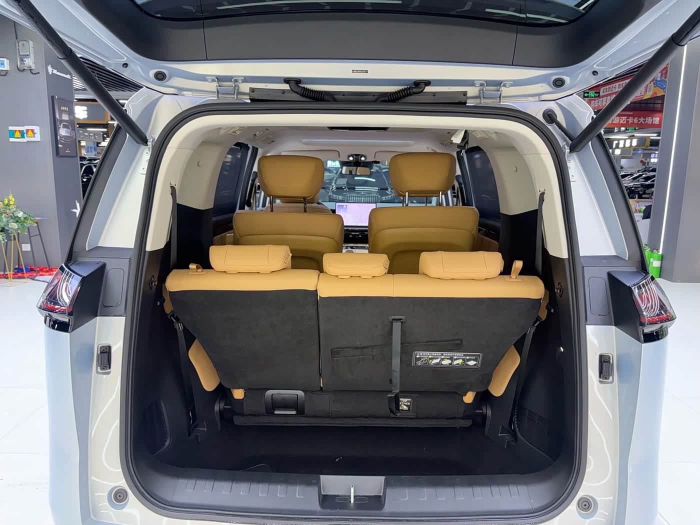 GAC Trumpchi Trumpchi E8 NEV 2025 — Фото 16/20