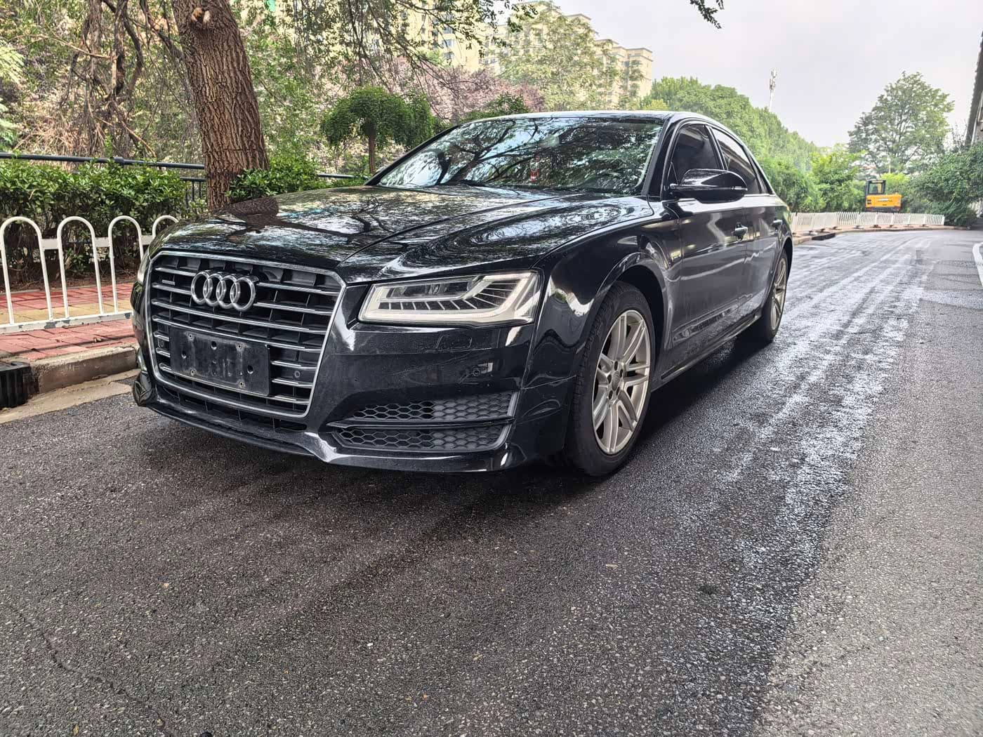 Audi A8 2018 — Фото 1/9