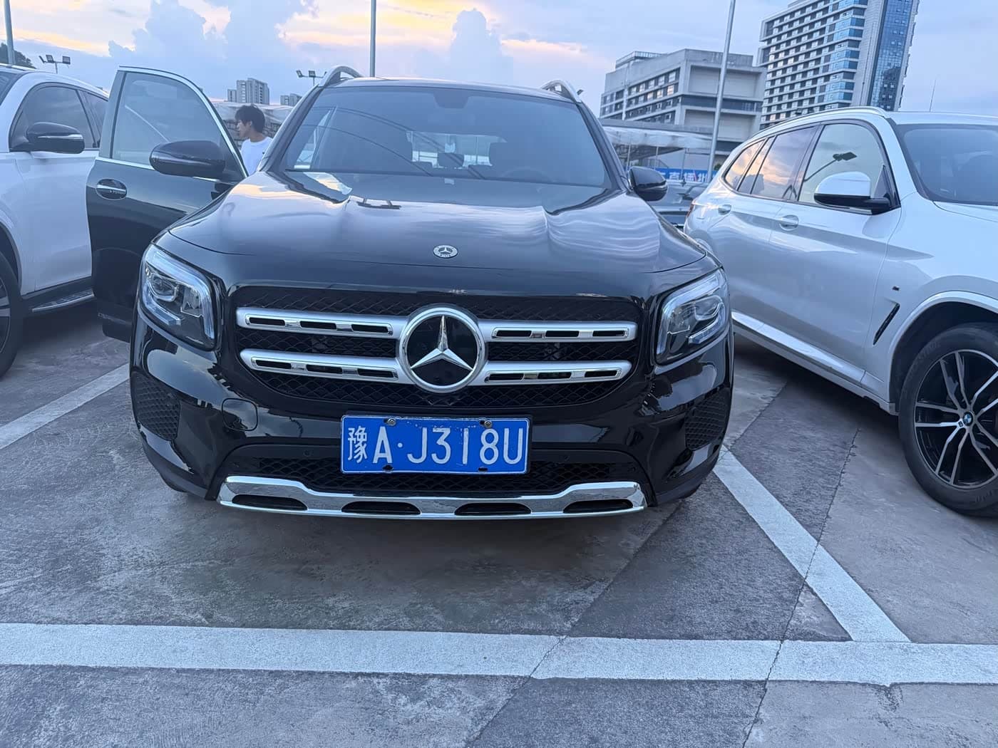 Mercedes-Benz GLB 2023 — Фото 2/20