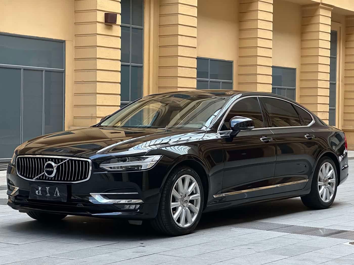 Volvo S90 2020 — Фото 1/20