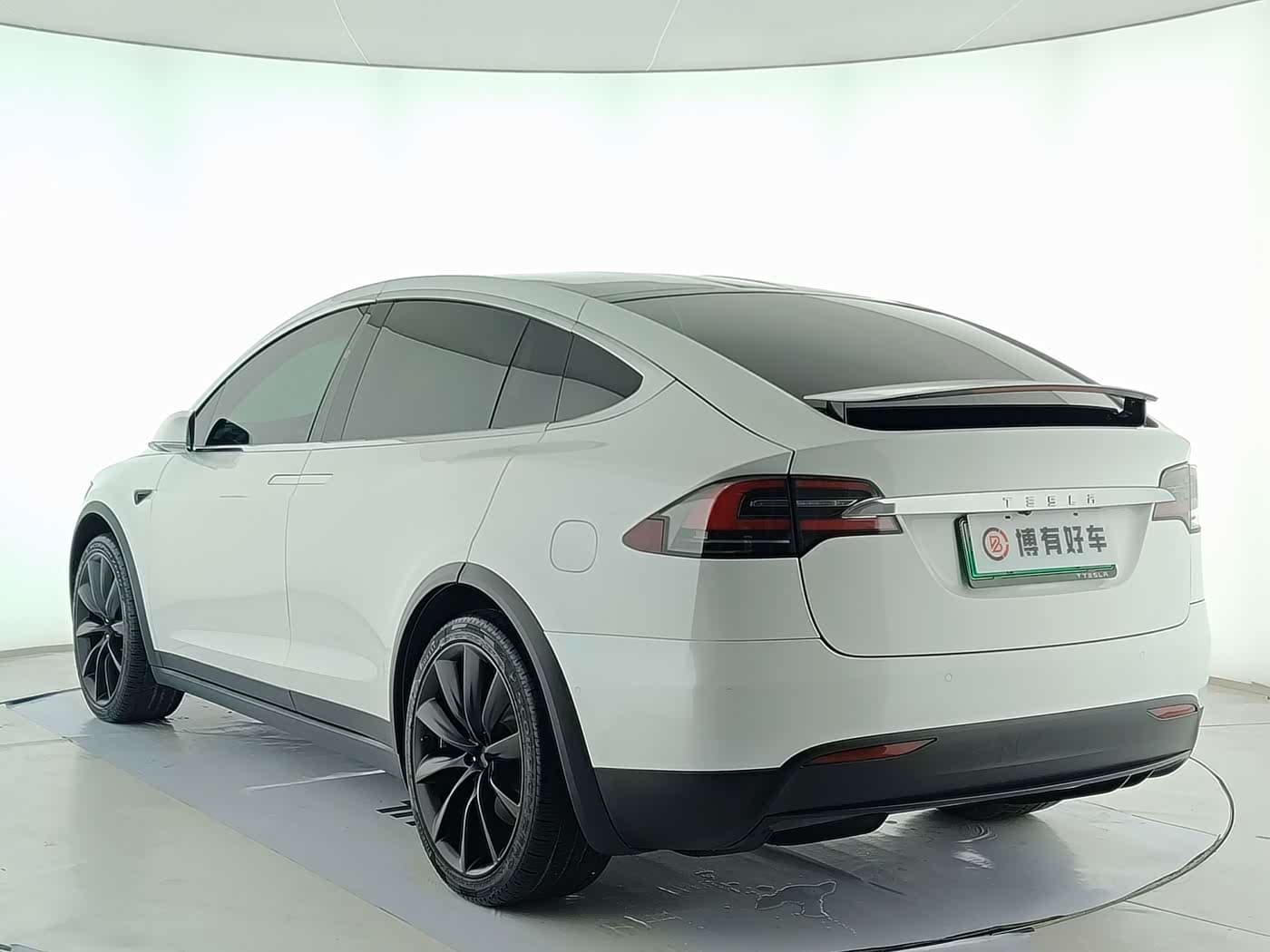 Tesla Model X 2020 — Фото 7/12