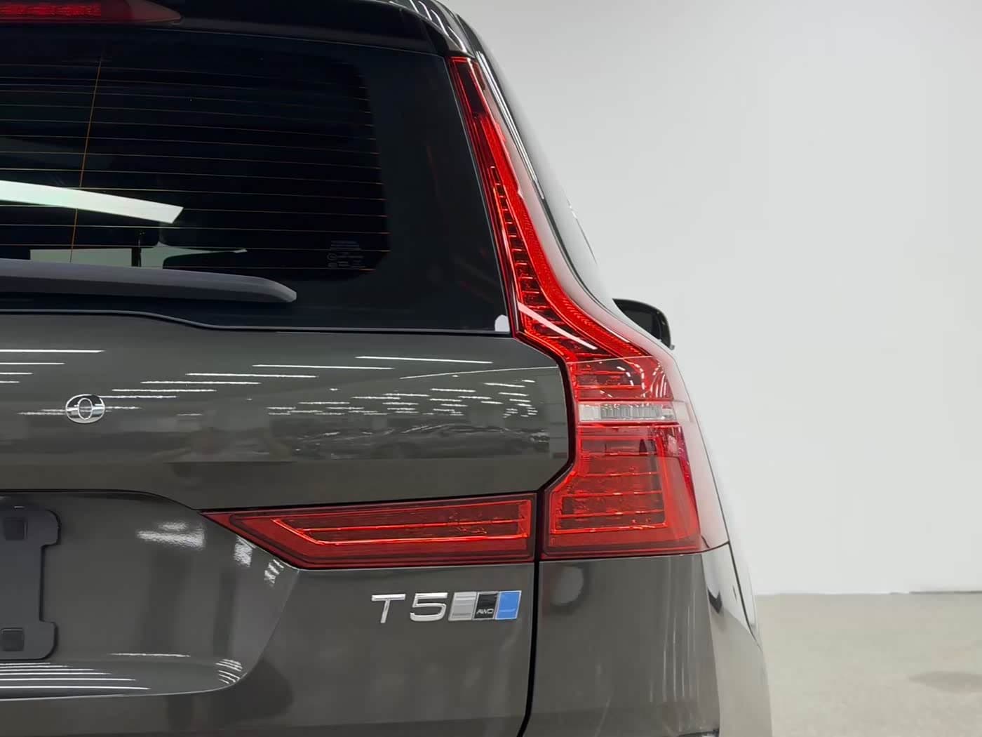 Volvo XC60 2019 — Фото 14/20