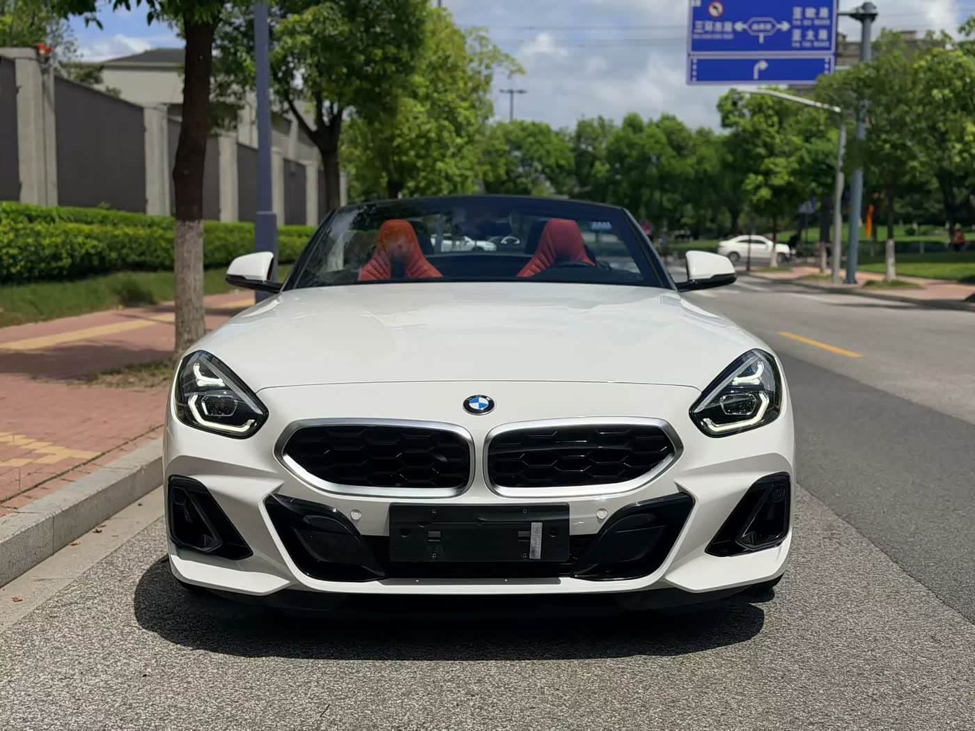 BMW Z4 2023 — Фото 2/11