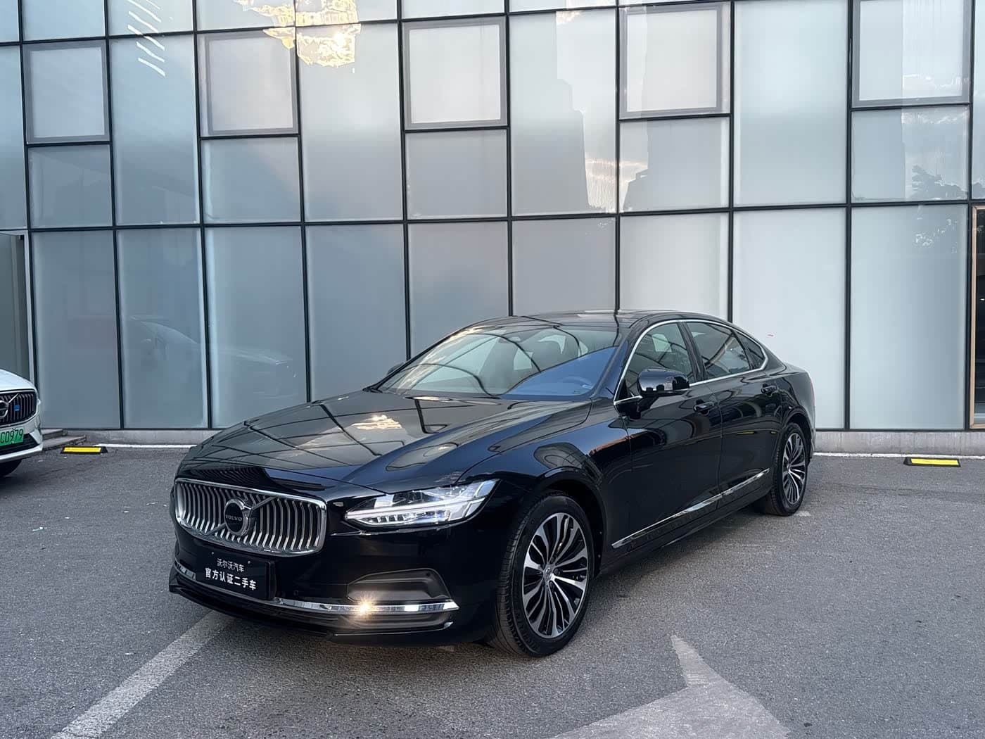 Volvo S90 2025 — Фото 1/20