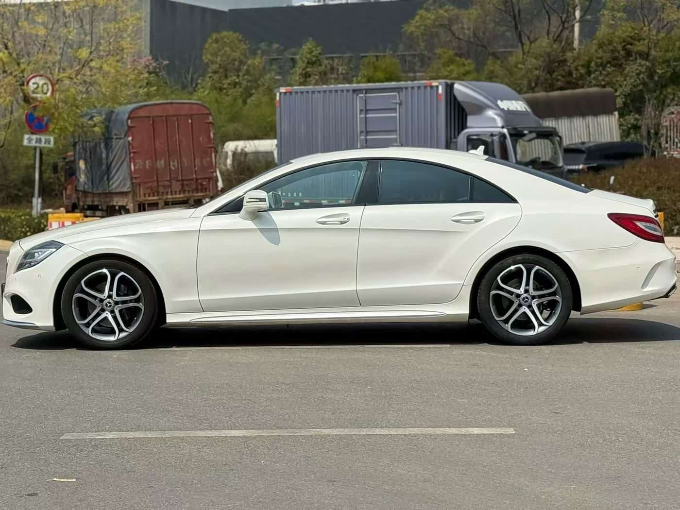Mercedes-Benz CLS 2016 — Фото 3/9