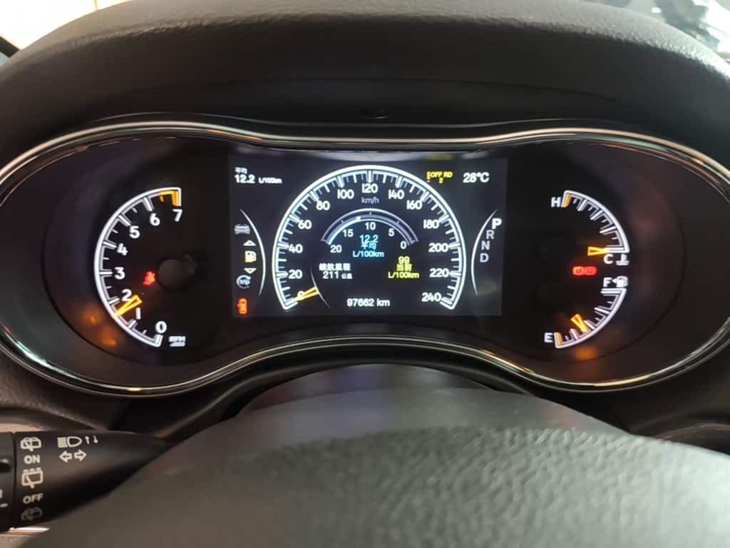 Jeep Grand Cherokee 2019 — Фото 12/20